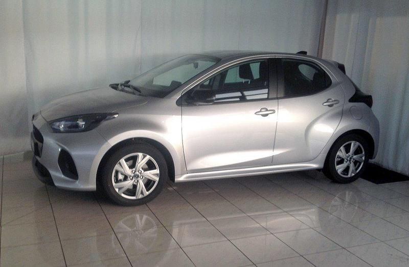 Neu Mazda 2 Exclusive-Line 116 PS (85 kW) 2025 Silber Limousine