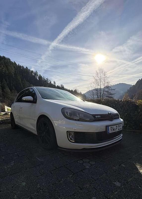 Weiß Gebraucht 2012 VW Golf VII GTI Limousine | 8.999 € (Guter Preis) - Bild 1/4