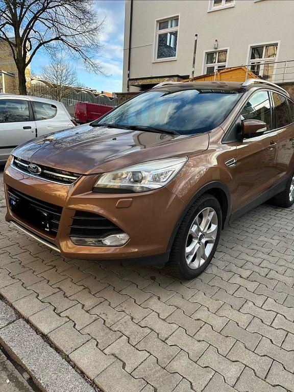 Gebraucht Ford Kuga Titanium 150 PS (110 kW) 2013 Braun SUV
