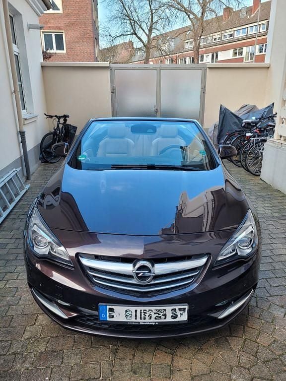 Gebraucht Opel Cascada Innovation 165 PS (121 kW) 2014 Braun Cabrio