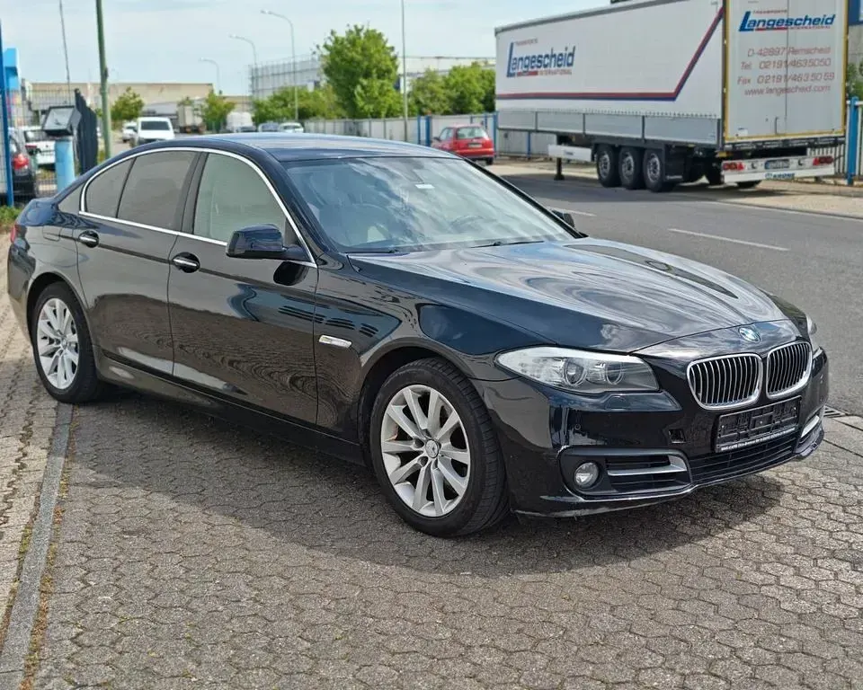 Second-hand BMW 520 184 CP (135 kW) 2013 Negru Berlinǎ