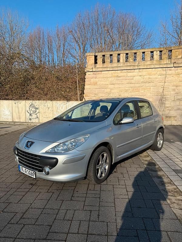 Grau Gebraucht 2007 Peugeot 307 Kleinwagen | 1.900 € (Guter Preis) - Bild 1/4