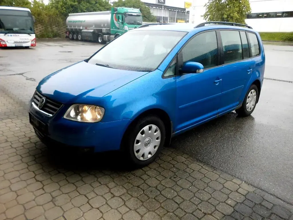 Gebraucht VW Touran 105 PS (77 kW) 2005 Blau Van / Kleinbus