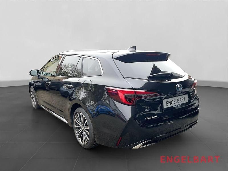 Gebraucht Toyota Corolla Team 140 PS (102 kW) 2024 Schwarz Limousine