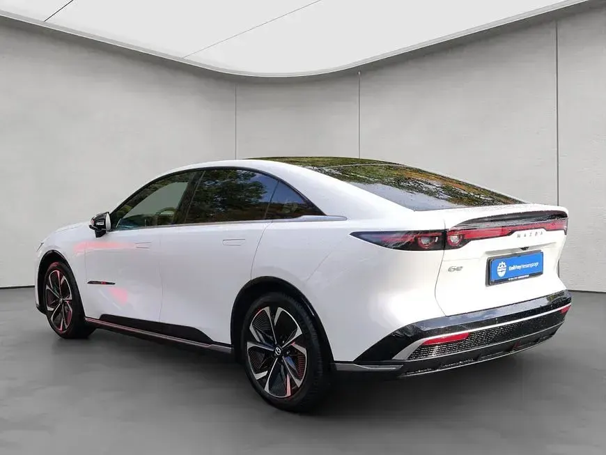 Gebraucht Mazda 6e Takumi-Line 180 kW (245 PS) 2025 Crystal white pearl metallic Limousine