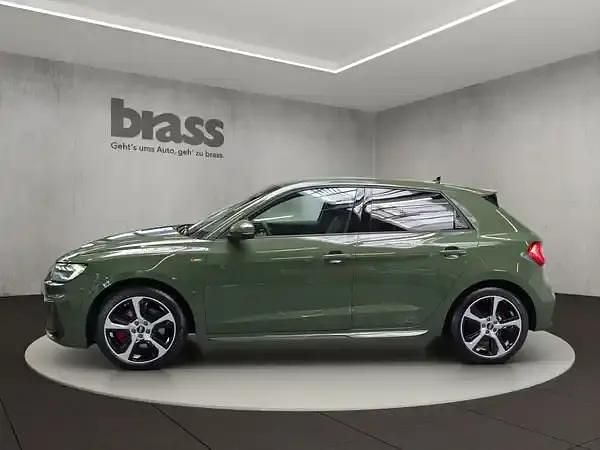 Gebraucht Audi A1 Sportback Ambiente 207 PS (152 kW) 2025 Distriktgrün metallic Kleinwagen