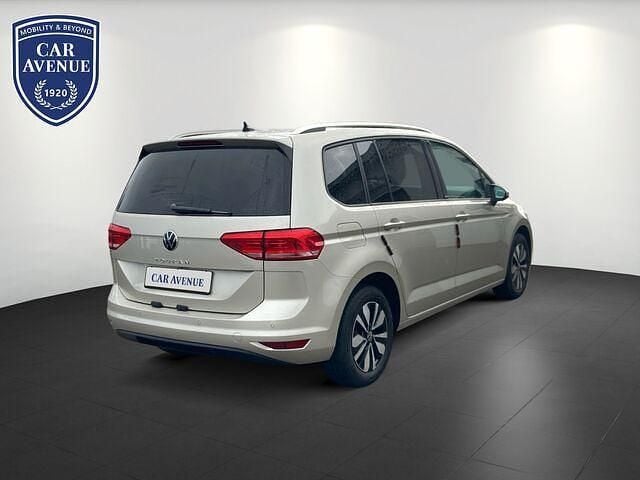 Gebraucht VW Touran Move 150 PS (110 kW) 2023 Silber grau Van / Kleinbus