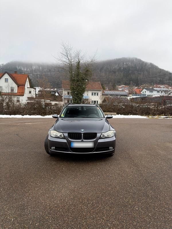 Gebraucht BMW 320 170 PS (125 kW) 2007 Grau Kombi