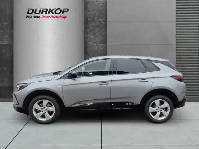 Gebraucht Opel Grandland X 131 PS (96 kW) 2023 Kontrast grau/quarz silber SUV