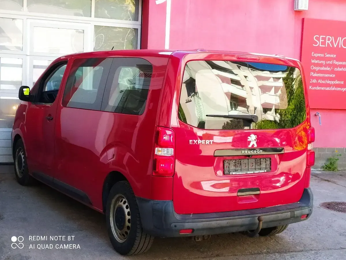 Gebraucht Peugeot Expert 144 PS (105 kW) 2021 Rot Van