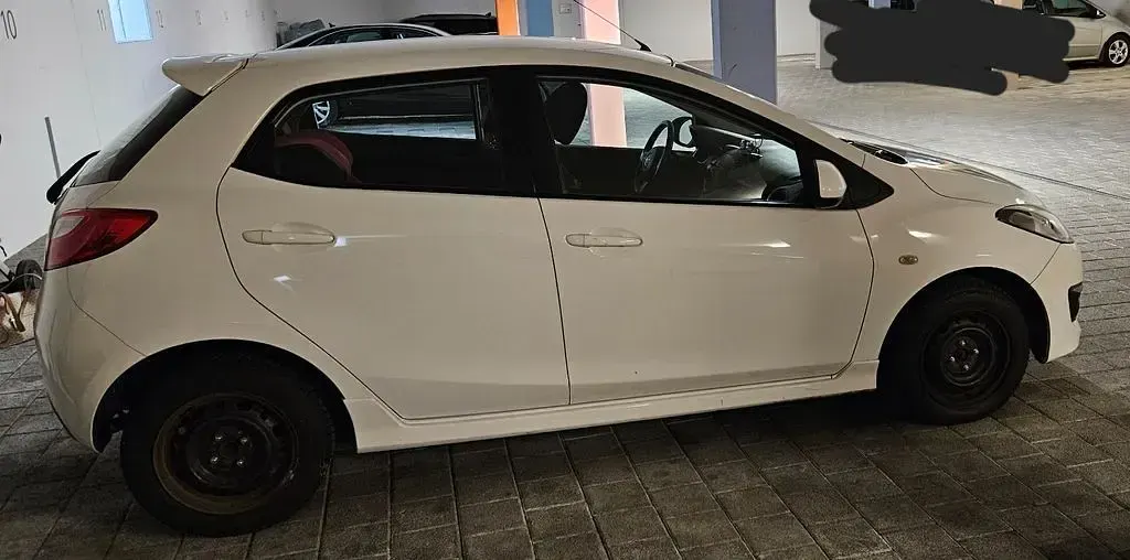 Gebraucht Mazda 2 Inclusive 103 PS (75 kW) 2009 Weiß Kleinwagen