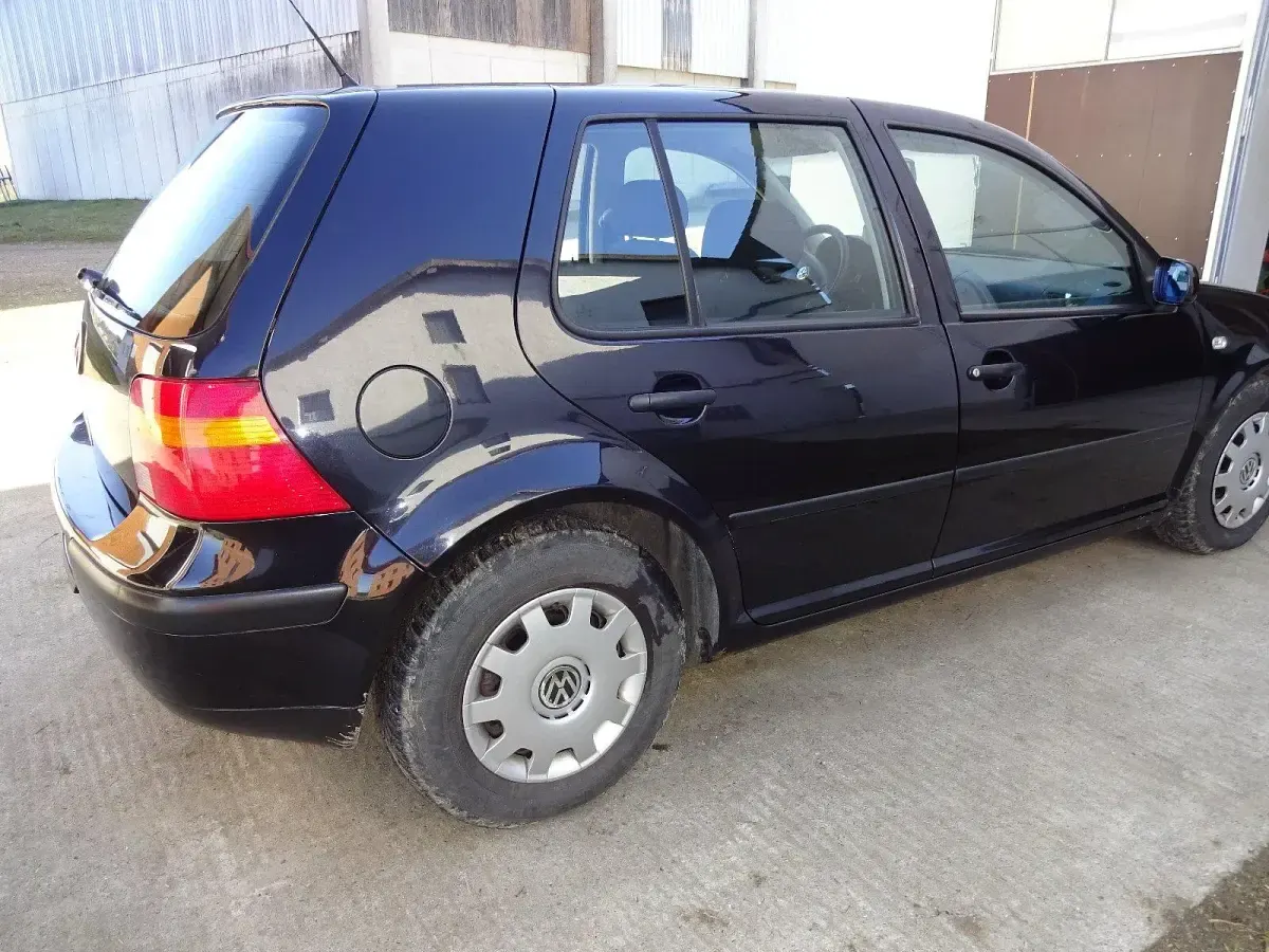 Gebraucht VW Golf IV 75 PS (55 kW) 2000 Schwarz Kleinwagen