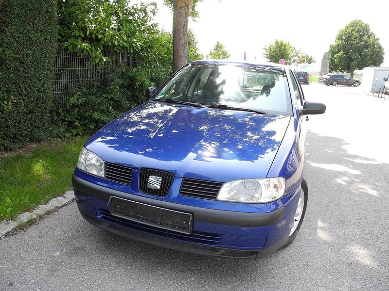 Blau Gebraucht 2001 Seat Ibiza Kleinwagen | 500 € (Guter Preis) - Bild 1/4