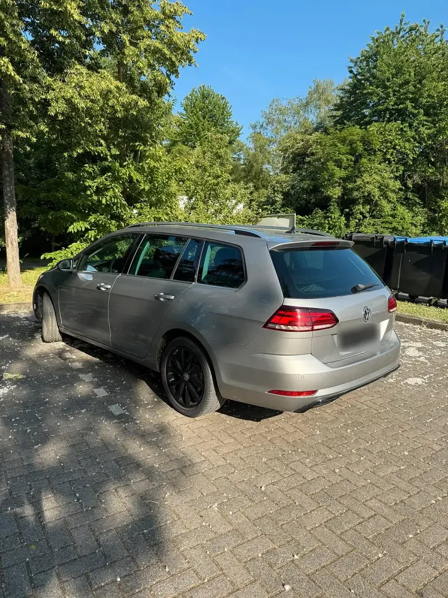 Gebraucht VW Golf VII 150 PS (110 kW) 2017 Gold Kombi
