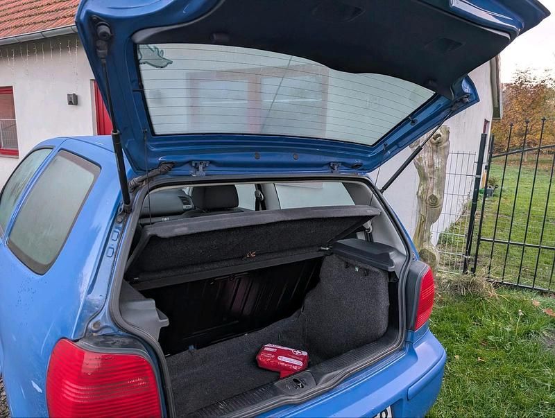 Gebraucht VW Polo 50 PS (36 kW) 2001 Blau Kleinwagen
