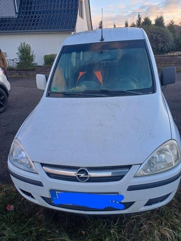 Weiß Gebraucht 2009 Opel Combo Van / Kleinbus | 1.300 € (Fairer Preis) - Bild 1/4