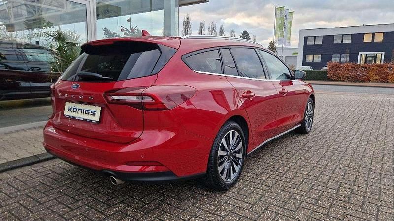Gebraucht Ford Focus Titanium X 125 PS (91 kW) 2025 Fantastic red tc Kombi