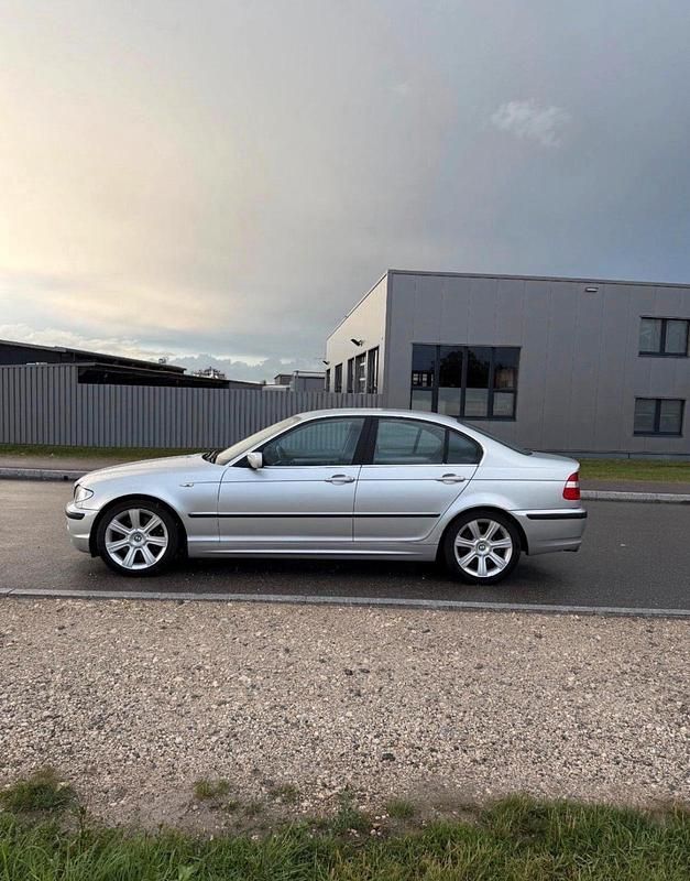 Gebraucht BMW 330 231 PS (169 kW) 2003 Silber Limousine