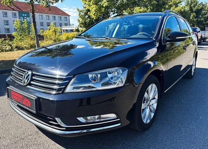 Schwarz Gebraucht 2013 VW Passat Comfortline Kombi | 9.400 € - Bild 1/4