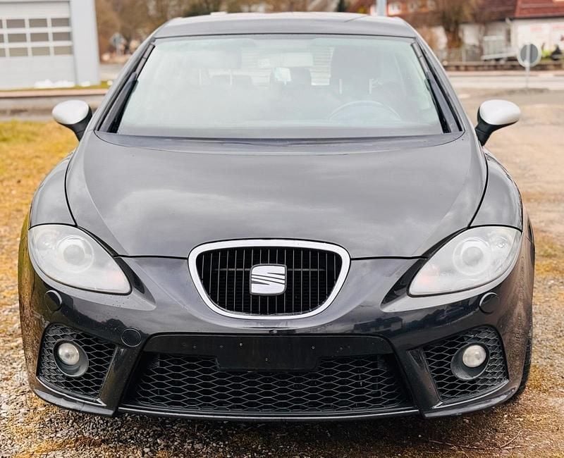 Second-hand Seat Leon FR-Line 200 CP (147 kW) 2007 Negru Hatchback