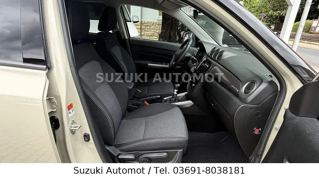 Gebraucht Suzuki Vitara Comfort 129 PS (94 kW) 2023 Beige SUV