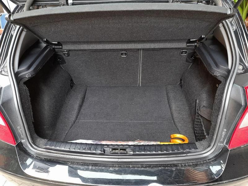 Schwarz Gebraucht 2005 BMW 120 Performance Kleinwagen | 1.900 € (Guter Preis) - Bild 1/4