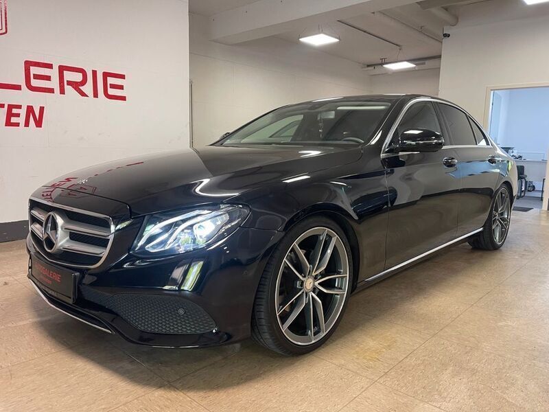 Schwarz Gebraucht 2016 Mercedes E220 Limousine | 27.490 € (Fairer Preis) - Bild 1/4