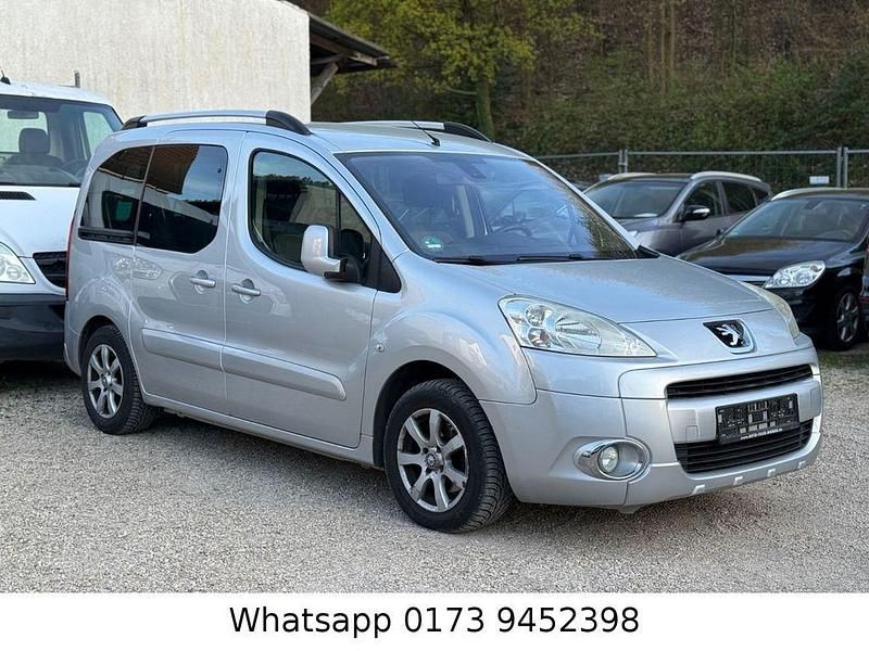 Gebraucht Peugeot Partner Tepee 109 PS (80 kW) 2009 Silber Van / Kleinbus