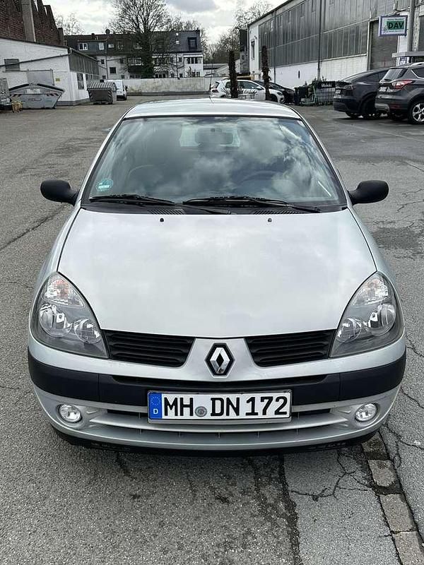 Gebraucht Renault Clio II 88 PS (64 kW) 2004 Limousine