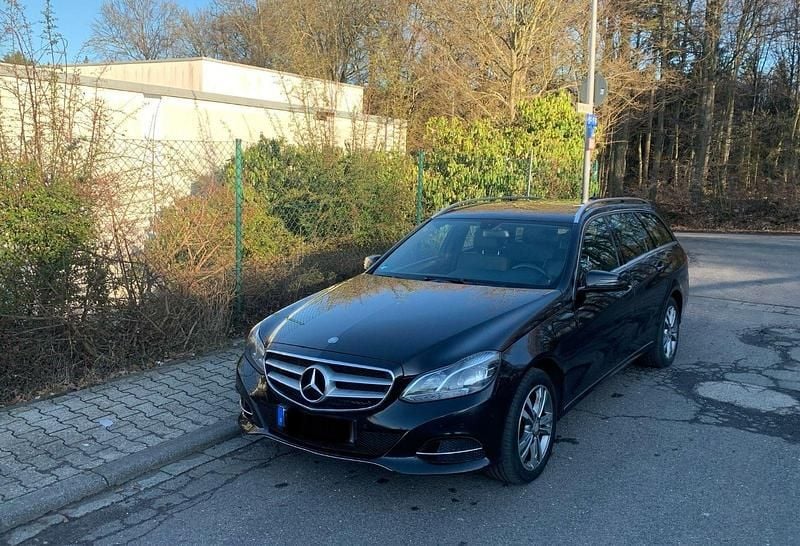 Gebraucht Mercedes E200 Avantgarde 185 PS (136 kW) 2013 Schwarz Kombi