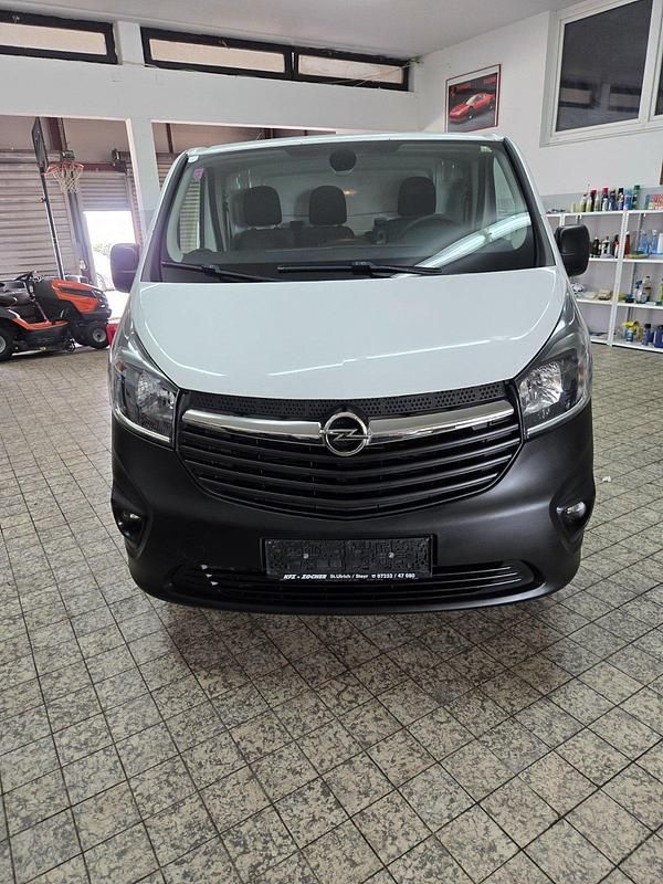 Gebraucht Opel Vivaro 125 PS (91 kW) 2017 Weiß Van / Kleinbus