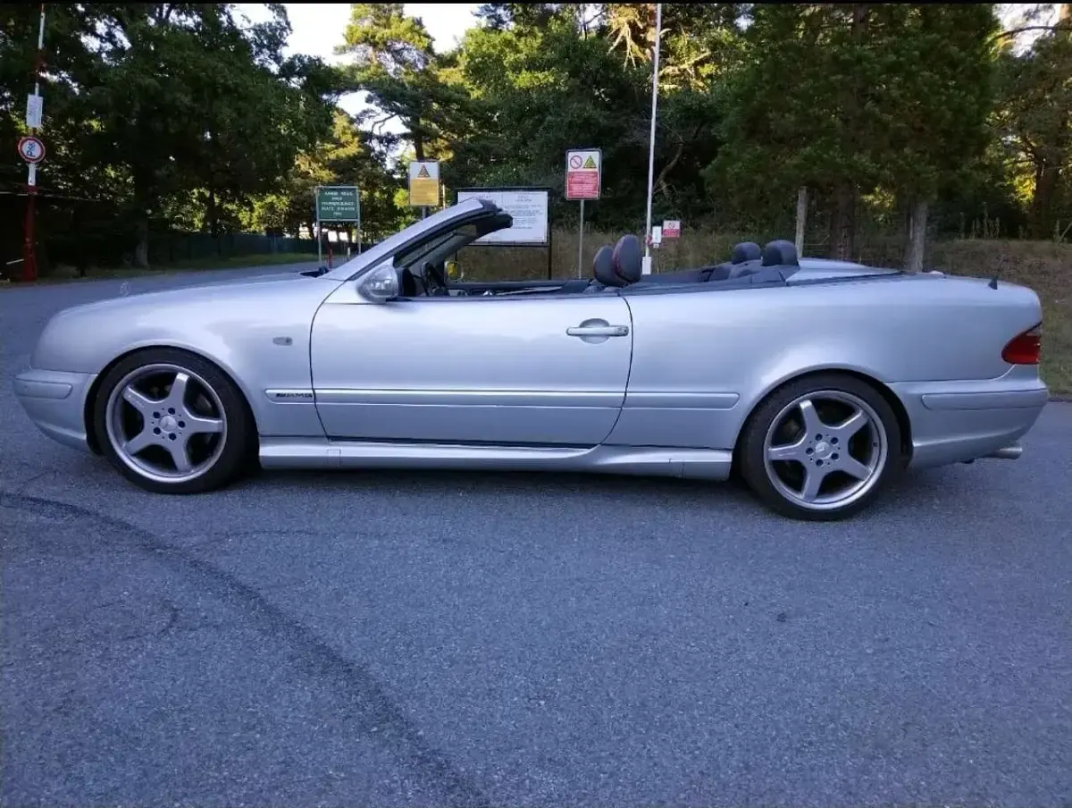Gebraucht Mercedes CLK320 AMG 218 PS (160 kW) 2000 Silber Cabrio