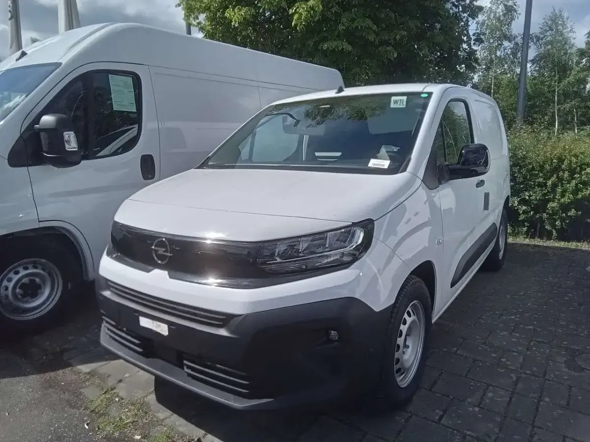 Neu Opel Combo 102 PS (75 kW) 2026 Kaolin weiss Van / Kleinbus
