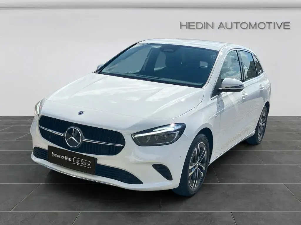 Gebraucht Mercedes B250e Progressive 163 PS (119 kW) 2025 Weiß Van / Kleinbus