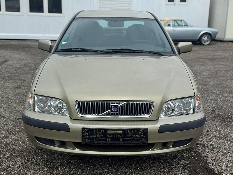 Gebraucht Volvo S40 122 PS (89 kW) 2000 Gold Limousine