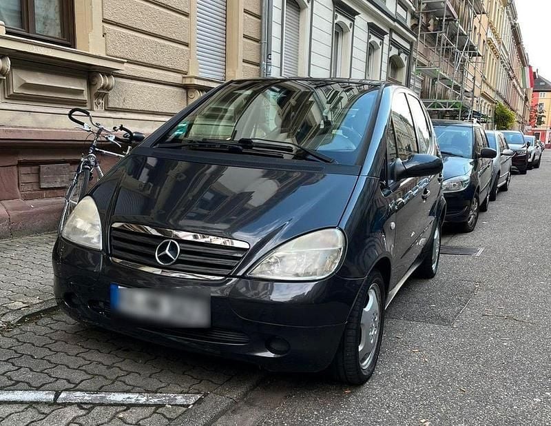 Grau Gebraucht 1999 Mercedes A140 Elegance Van / Kleinbus | 1.250 € (Guter Preis) - Bild 1/4