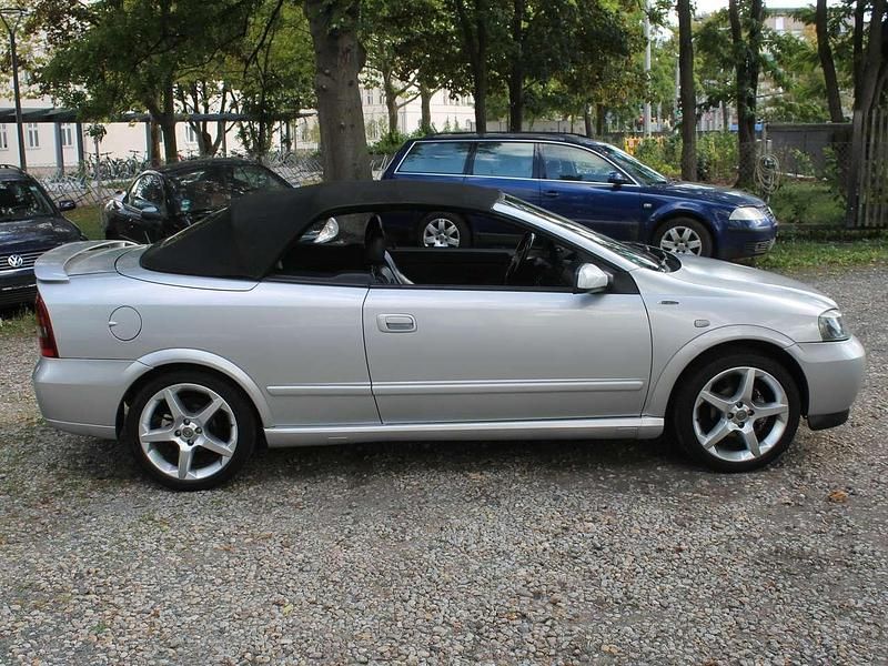 Gebraucht Opel Astra Cabriolet 101 PS (74 kW) 2002 Silber Cabrio