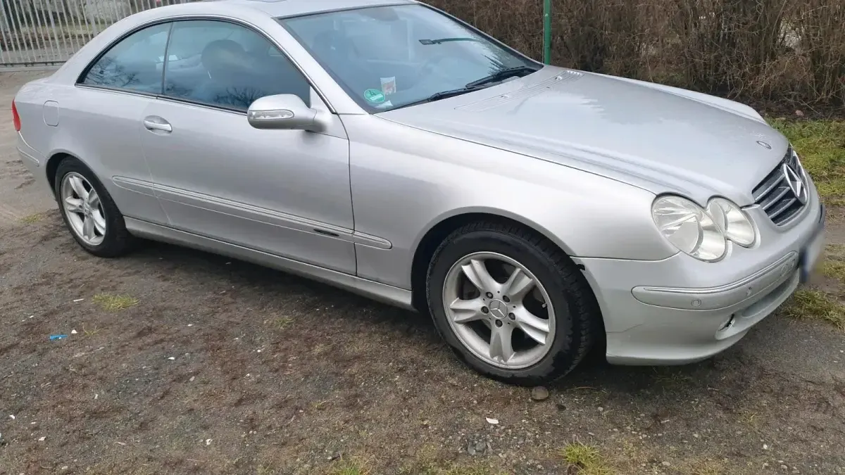 Gebraucht Mercedes CLK240 170 PS (125 kW) 2003 Silber Coupé