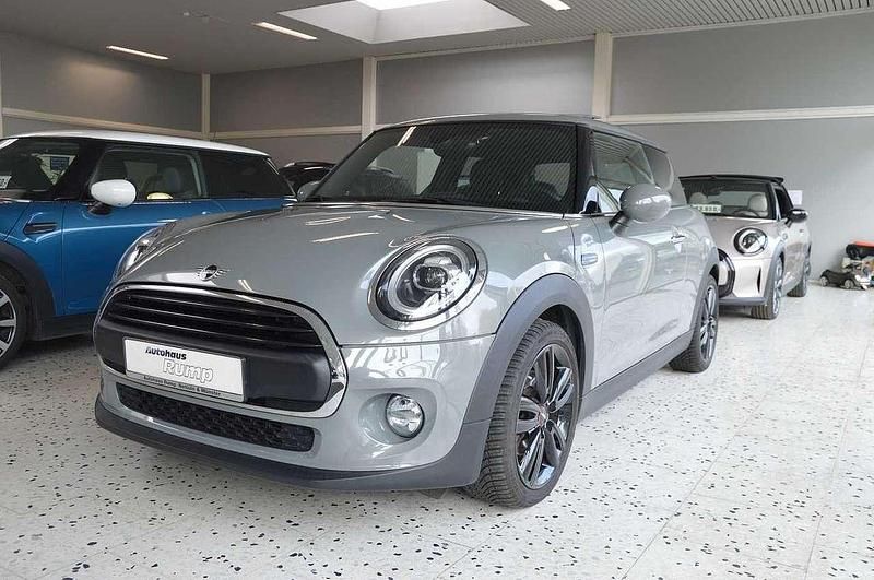 Moonwalkgrey metallic Gebraucht 2018 Mini ONE Kleinwagen | 17.550 € (Teuer) - Bild 1/4