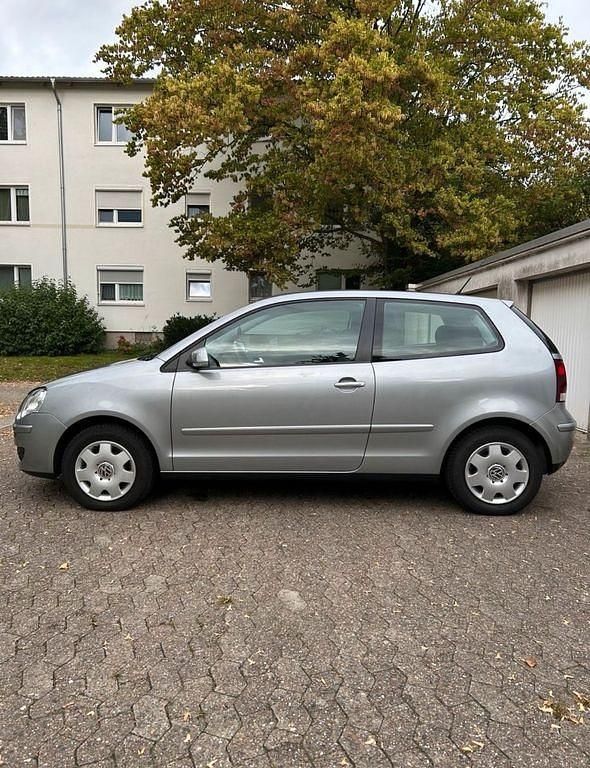 Grau Gebraucht 2005 VW Polo Limousine | 4.750 € (Fairer Preis) - Bild 1/2