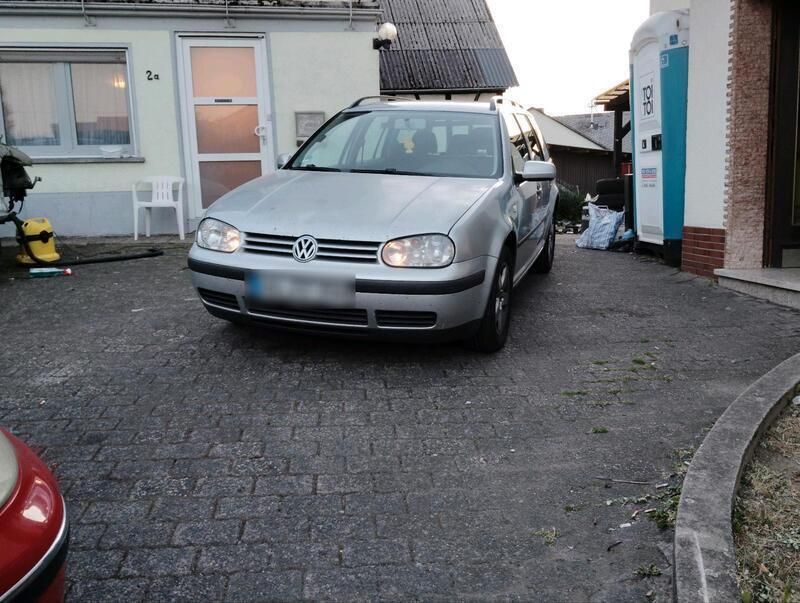 Silber Gebraucht 2005 VW Golf IV Kombi | 1.400 € (Superpreis) - Bild 1/4