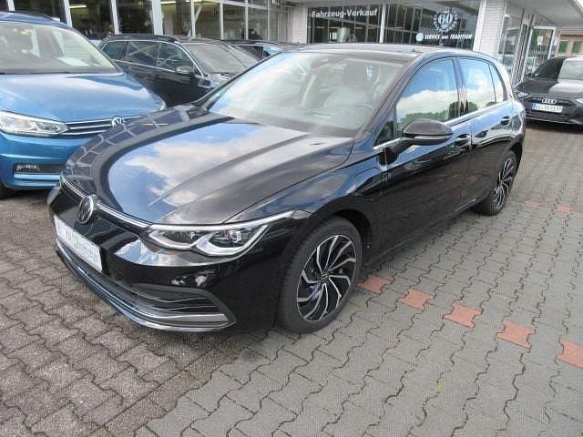 Deep black perleffekt Gebraucht 2022 VW Golf VIII Style Limousine | 25.988 € (Fairer Preis) - Bild 1/4