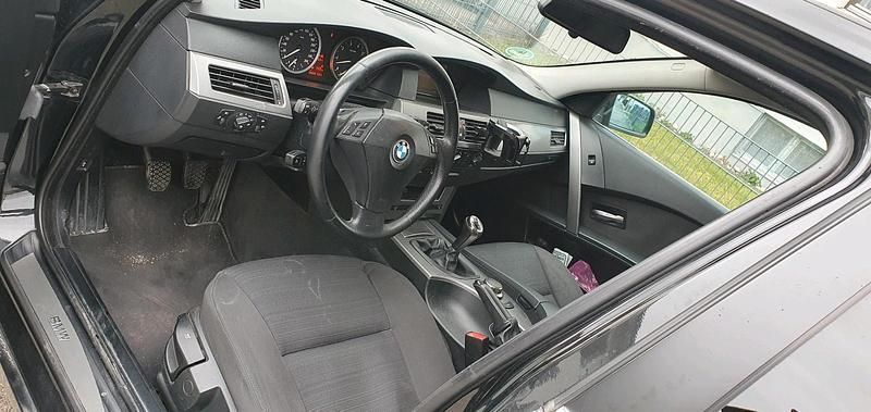 Gebraucht BMW 523 177 PS (130 kW) 2006 Schwarz Limousine