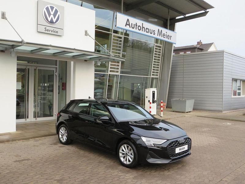 Neu Audi A3 Ambiente 150 PS (110 kW) 2025 Mythosschwarz metallic Limousine