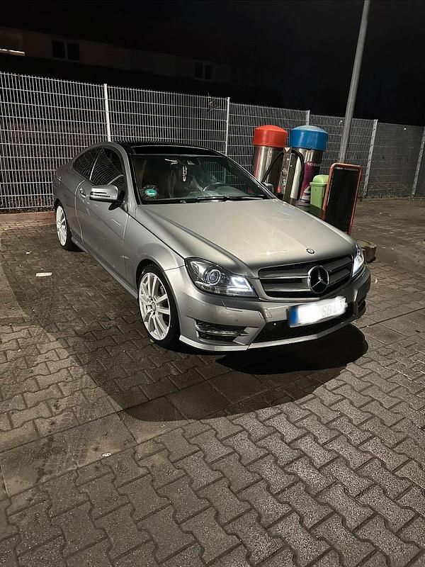 Gebraucht Mercedes C250 AMG 204 PS (150 kW) 2012 Silber Coupé