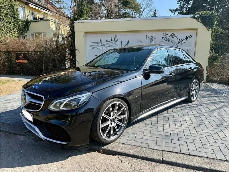 Gebraucht Mercedes E300 AMG 231 PS (169 kW) 2015 Schwarz Limousine