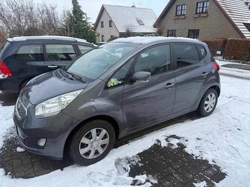 Grau Gebraucht 2011 Kia Venga Kleinwagen | 3.300 € (Guter Preis) - Bild 1/4