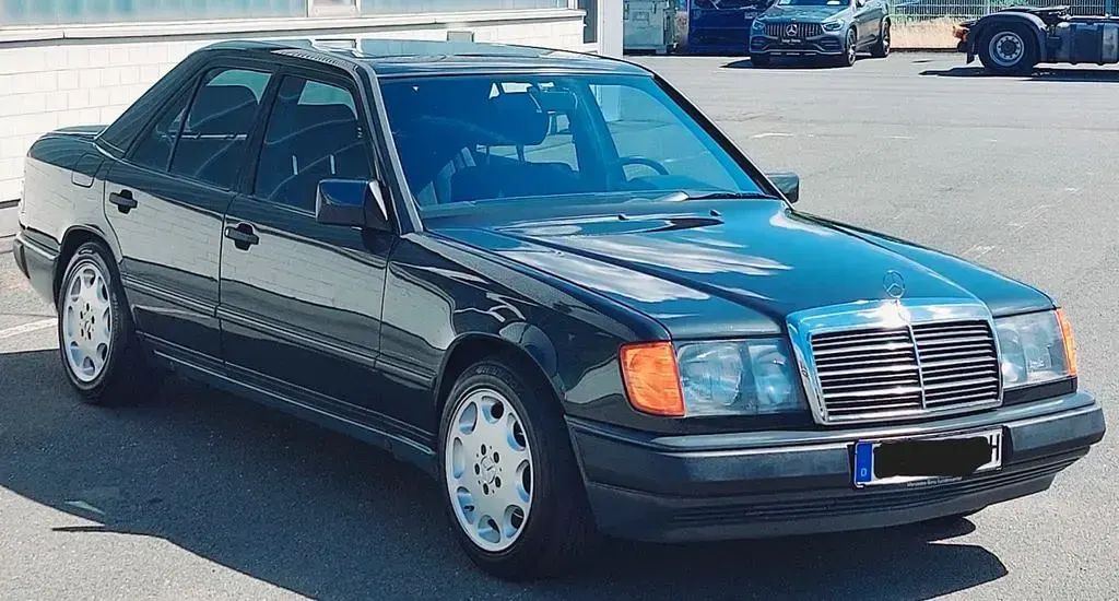 Gebraucht Mercedes 200 105 PS (77 kW) 1988 Schwarz Limousine