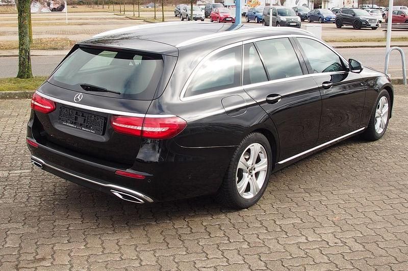 Gebraucht Mercedes E220 194 PS (142 kW) 2017 Obsidanschwarz Kombi