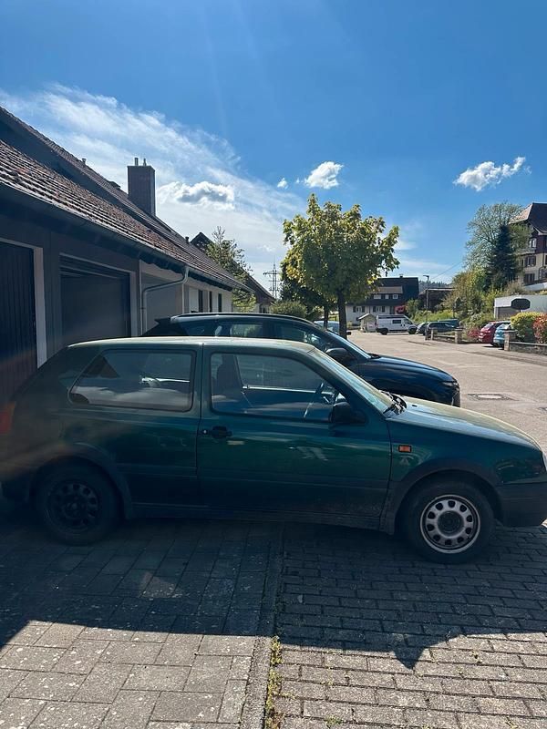 Usata VW Golf III 75 CV (55 kW) 1995 Verde Utilitaria